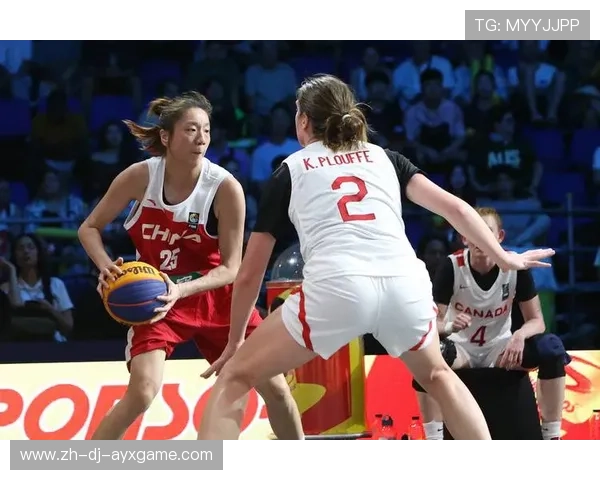 全球杯篮球比赛中球员的留念照片走红网络，篮球杯冠名